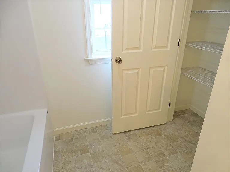 320 Meadow View Dr — Photo 16