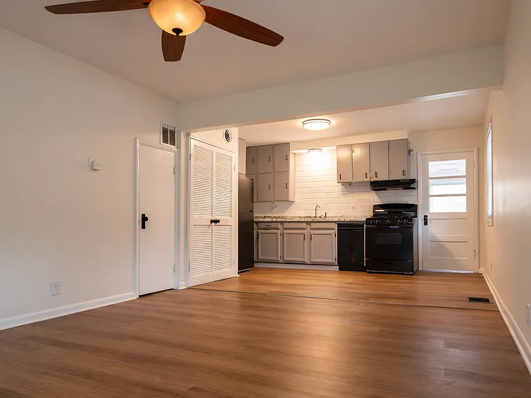 4011 Crawford Ave — Photo 4