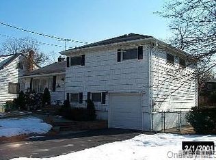 107 North Dr, Massapequa, NY 11758