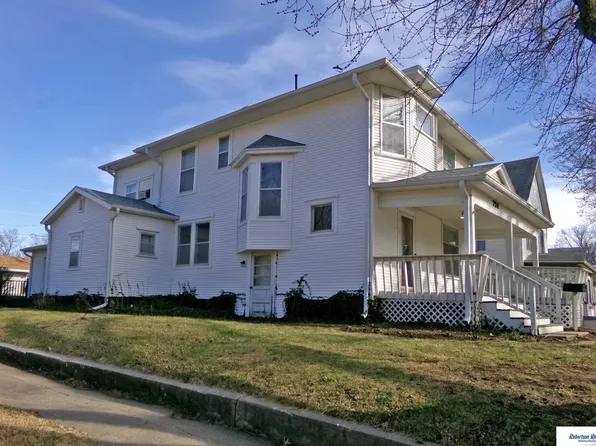 724 N 10th St, Beatrice, NE 68310