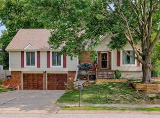 1209 NW Roanoke Dr, Blue Springs, MO 64015