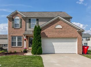 18813 English Ivy Dr, Macomb, MI 48042