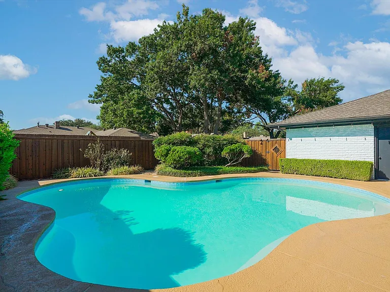 7414 Authon Dr — Photo 36