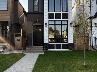 623 22nd Ave NE #1, Calgary, AB T2E 1V3