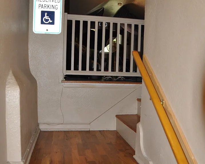 619 S Grant Ave — Photo 2