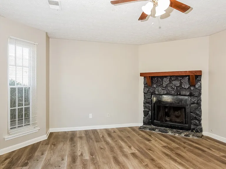 3571 Hopkins Ct — Photo 5
