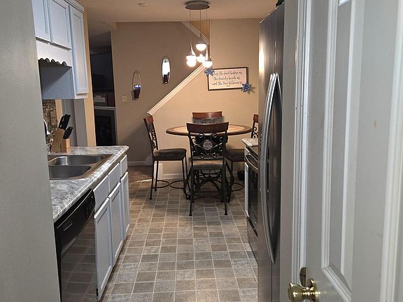 5th image of 7439 Perrin Ln