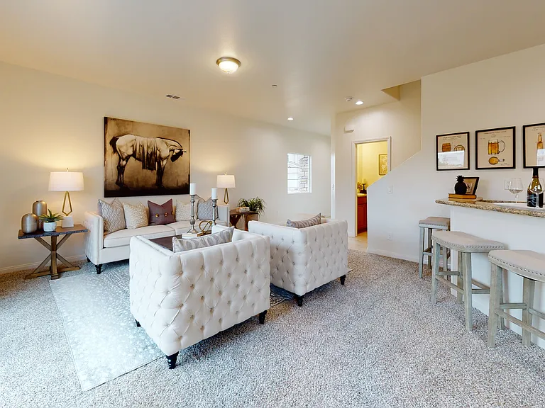 692 Ronald Way — Photo 4