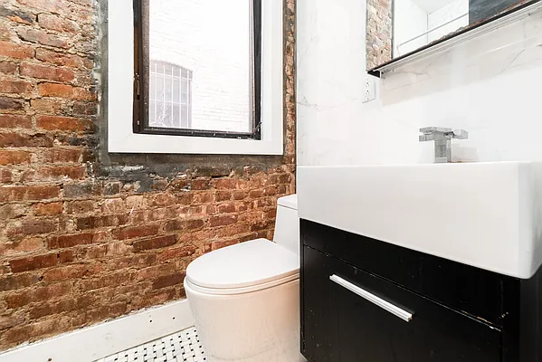 Rented by Jankos Group LLC | media 9