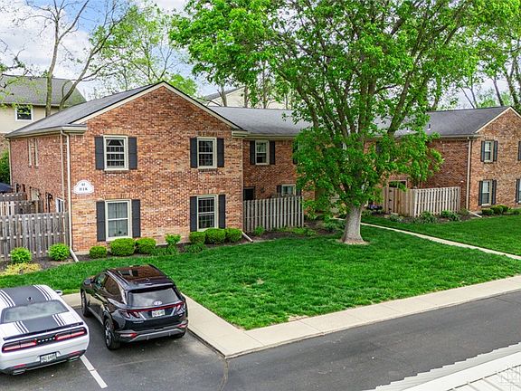 2nd image of 41 Winchester Pl #J