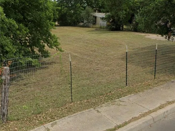 709 Uhland Rd, San Marcos, TX 78666