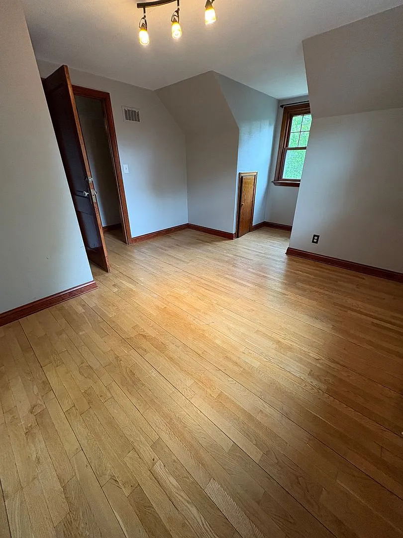 3 Bedroom Single-Family Home Near UW-La Crosse with Garage, Central Air — Photo 4
