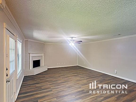 3rd image of 501 S Walnut Creek Dr