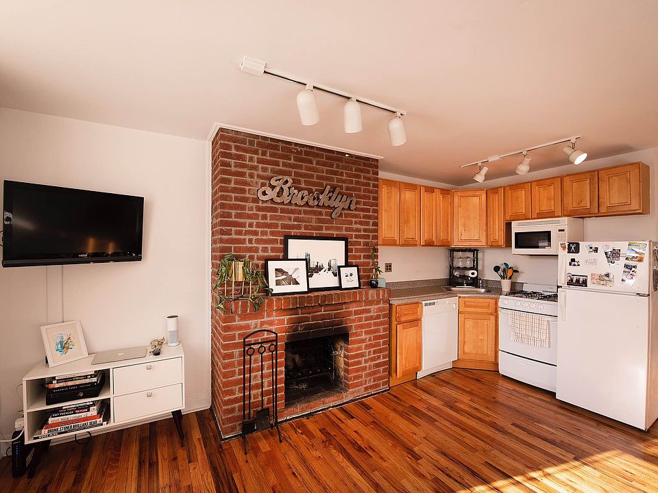 1st image of 234 Sackett St APT 2R