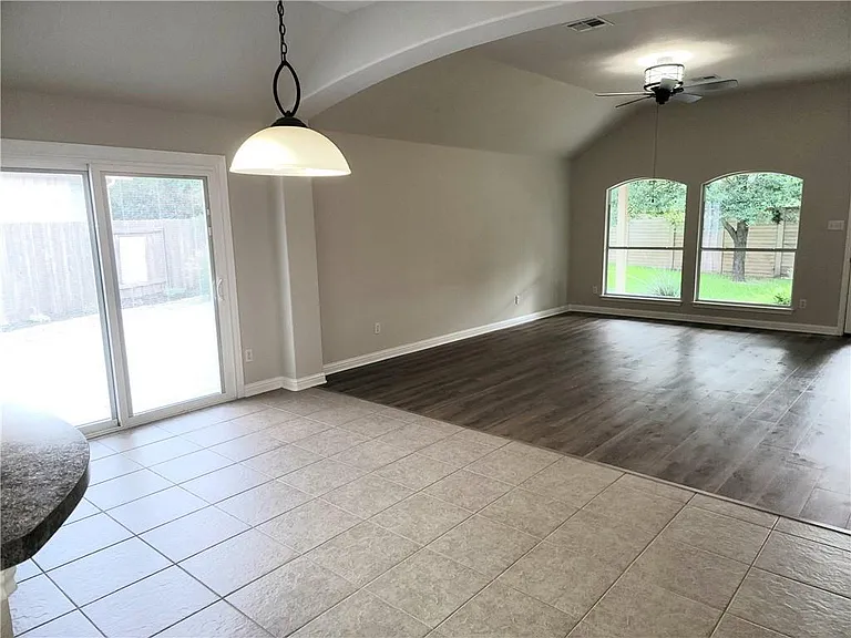 2833 Checker Dr — Photo 9