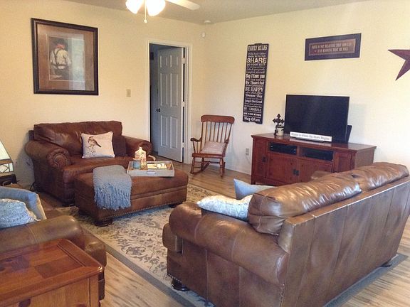 4th image of 205 Country View Ln