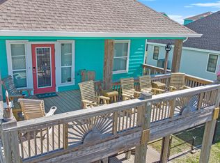 960 Palmetto Dr APT B, Crystal Beach, TX 77650