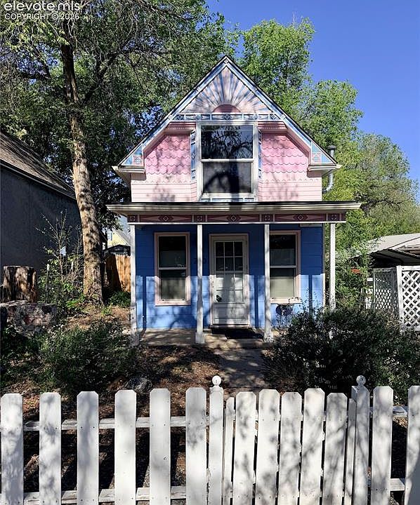 1st image of 220 Willow St