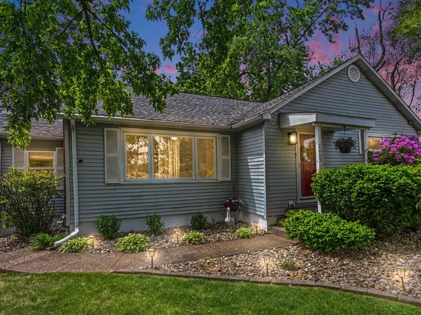 2402 S 3rd St, Niles, MI 49120