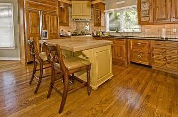 4th image of 7533 Foxview Dr