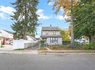 16 Summers Pl, Freeport, NY 11520