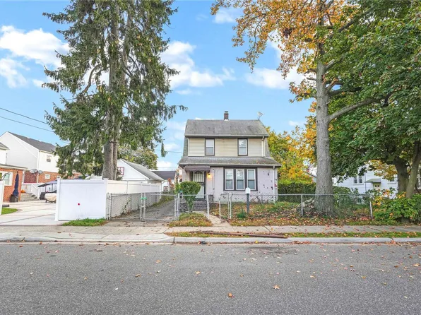 16 Summers Pl, Freeport, NY 11520