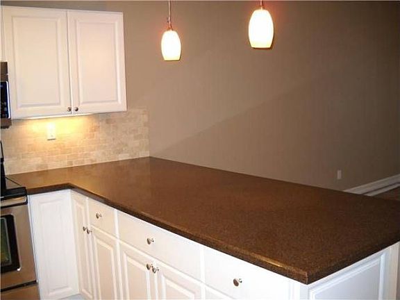 Pendant lights over penin