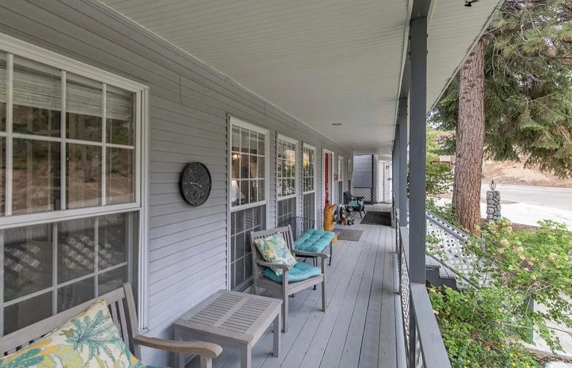 5 bed, 2802 sqft, $3,800 — Photo 3