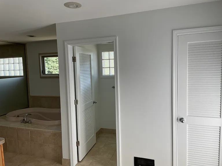 1075 Lalond Ave — Photo 10