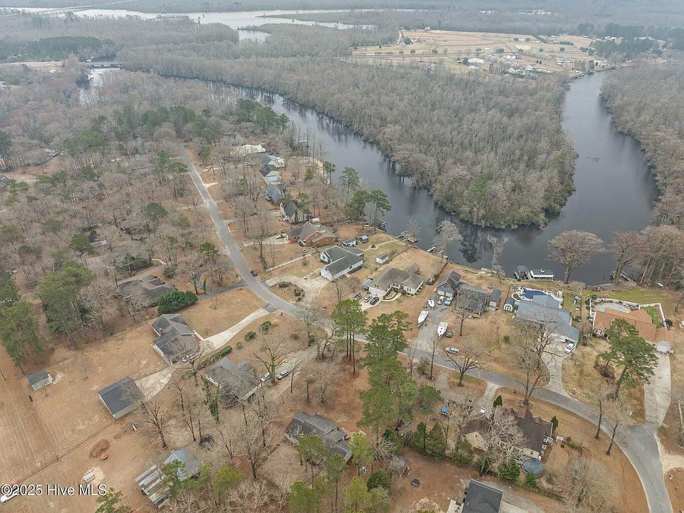 10th image of 108 Arbor Drive