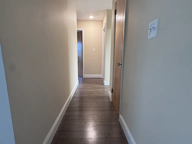 400 Riverside Dr #28 — Photo 5