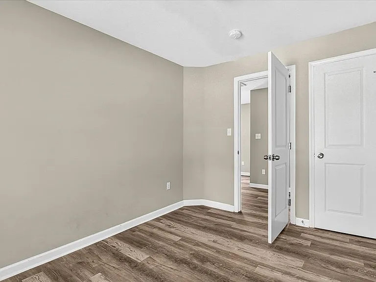 415 Spring Ct — Photo 8