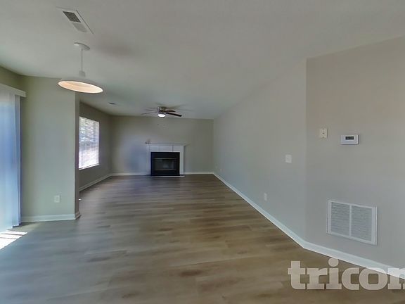 5th image of 160 Saddleridge Rd
