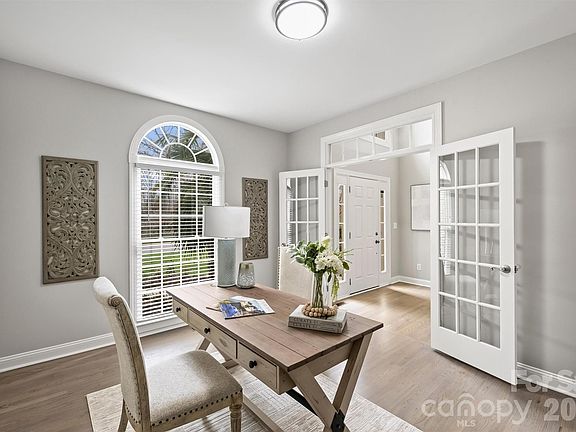 4th image of 9402 Belmont Ln