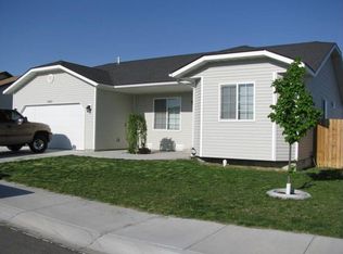 1002 Kristina Cir, Filer, ID 83328