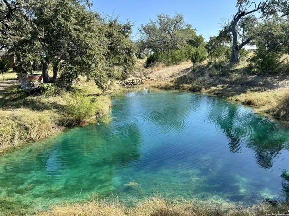 7213 Fm 3240, Bandera, TX 78003