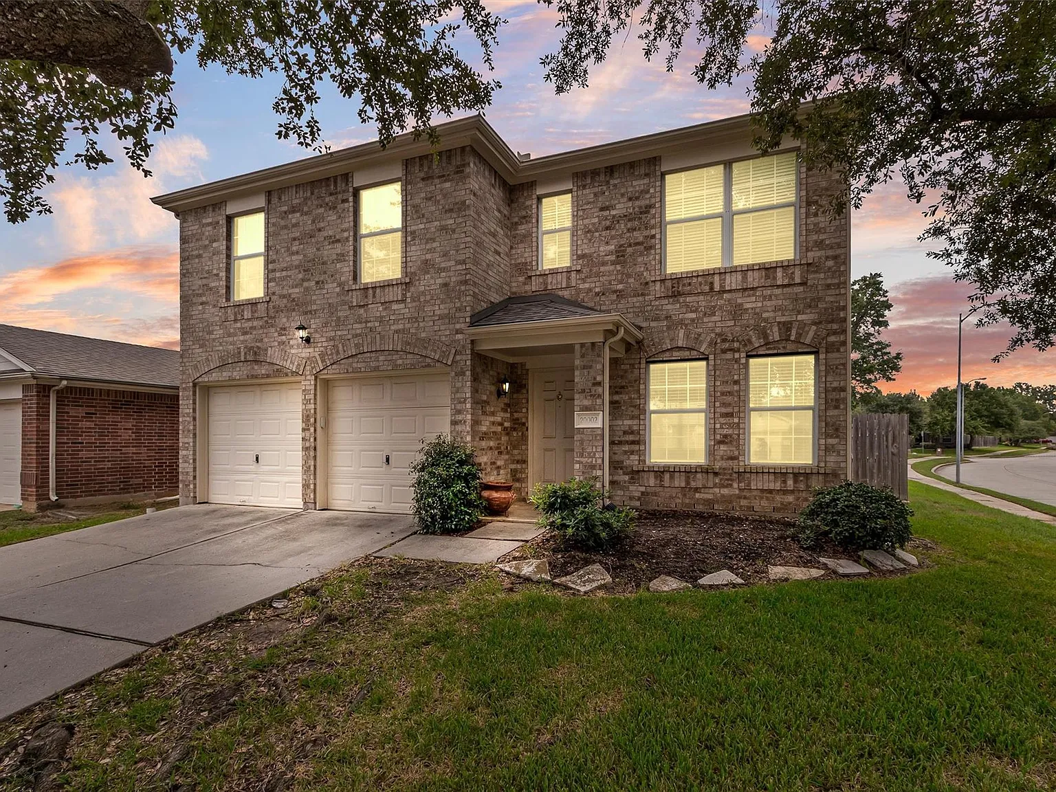 3 bed, 2.5 bath, 1822 sqft, $2,150 — Photo 1
