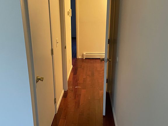 Hallway, 2nd floor. Coming from Master bedroom.