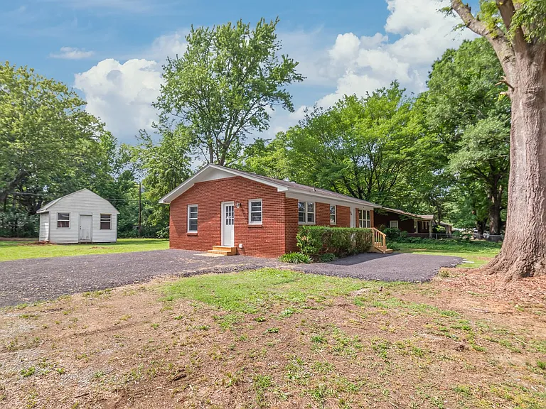 607 N Rocky River Rd — Photo 23