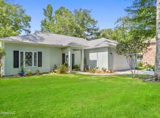 13805 Paraiso Rd, Ocean Springs, MS 39564