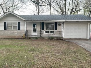 305 S Sayre Ave, Ash Grove, MO 65604