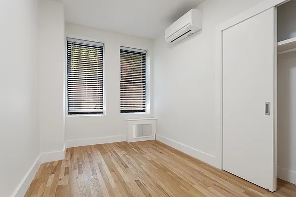 Rented by Sterling Holdings | media 17