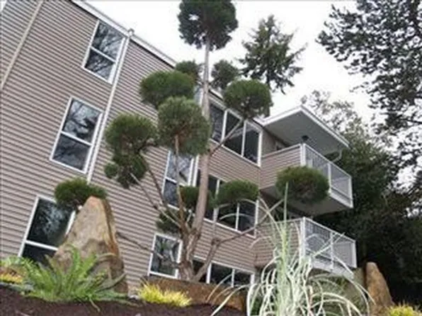 615 SW Ambaum Blvd APT 305, Burien, WA 98166