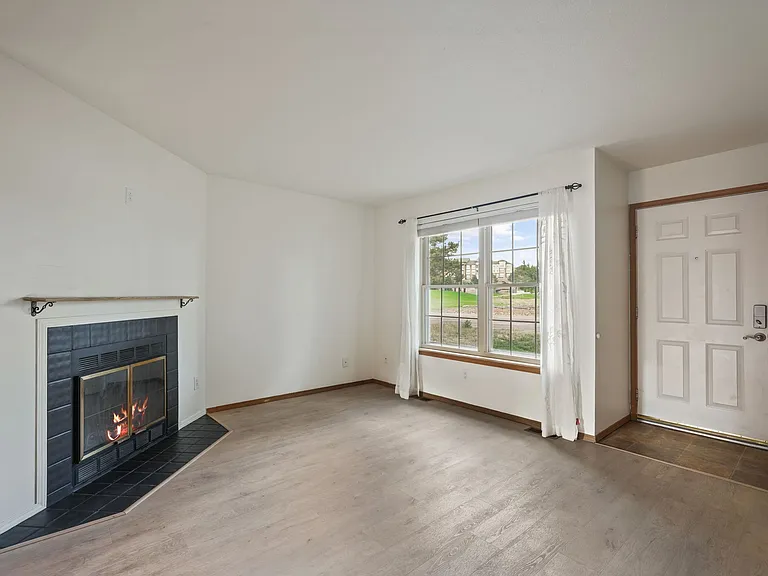7941 Lexington Park Dr — Photo 4