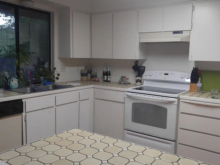 11884 SW Morning Hill Dr — Photo 2