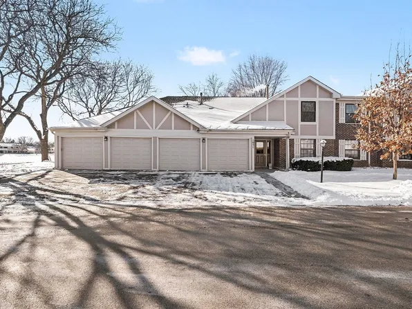 1051 Driftwood Ct #A2, Wheeling, IL 60090