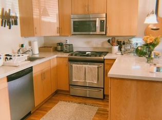 1800 N 35th St APT 3, Seattle, WA 98103
