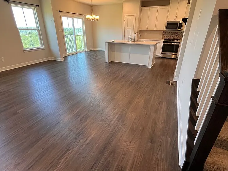 437 Greenwood Dr — Photo 10