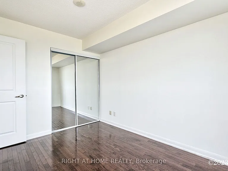 5793 Yonge St #1009 — Photo 12