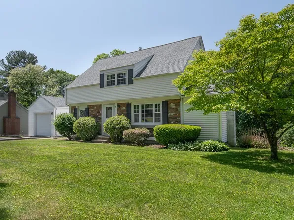 5 Woodland Dr, Oxford, MA 01540